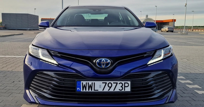 Toyota Camry cena 100400 przebieg: 106800, rok produkcji 2019 z Warszawa małe 352